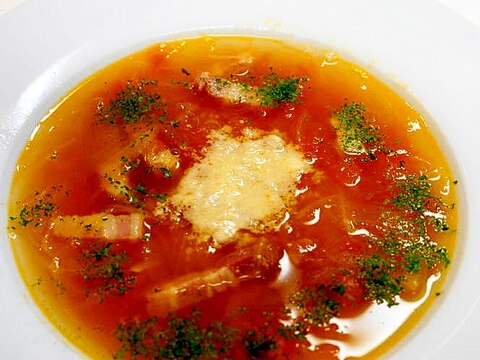 トマト酸味＆ベーコン旨味が好相性！トマトスープ